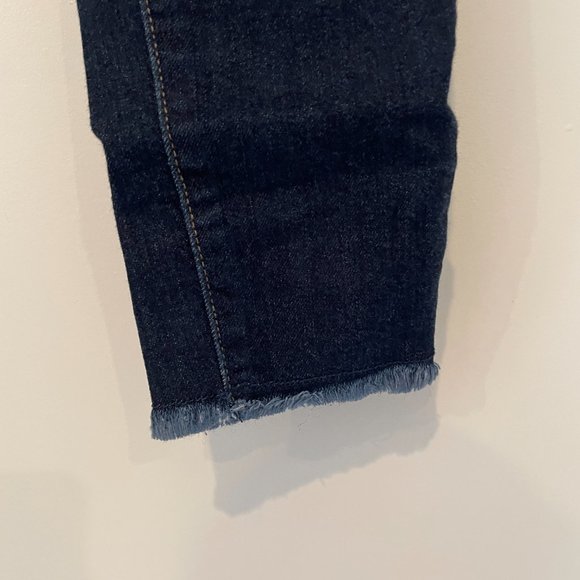 So Juniors Jegging with Frayed Ankle Hem - Picture 5 of 5